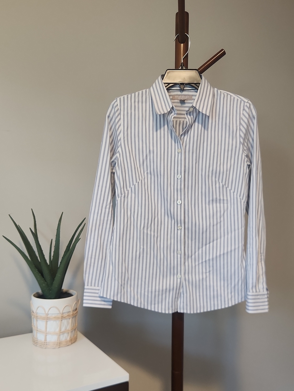 Banana Republic Non Iron Button-Down Shirt